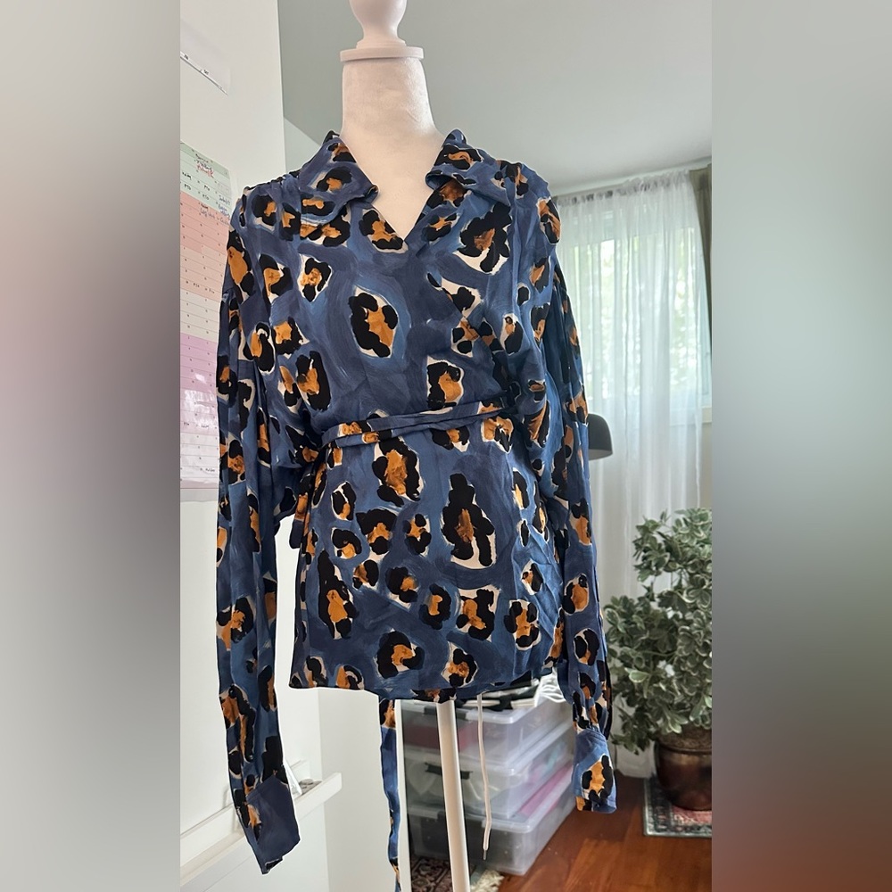 Marni MSRP $1,550 Blue Leopard Print Top IT 48